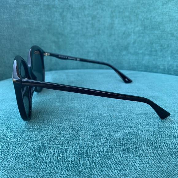 Large Black Gucci Sunglasses - Picture 9 of 13